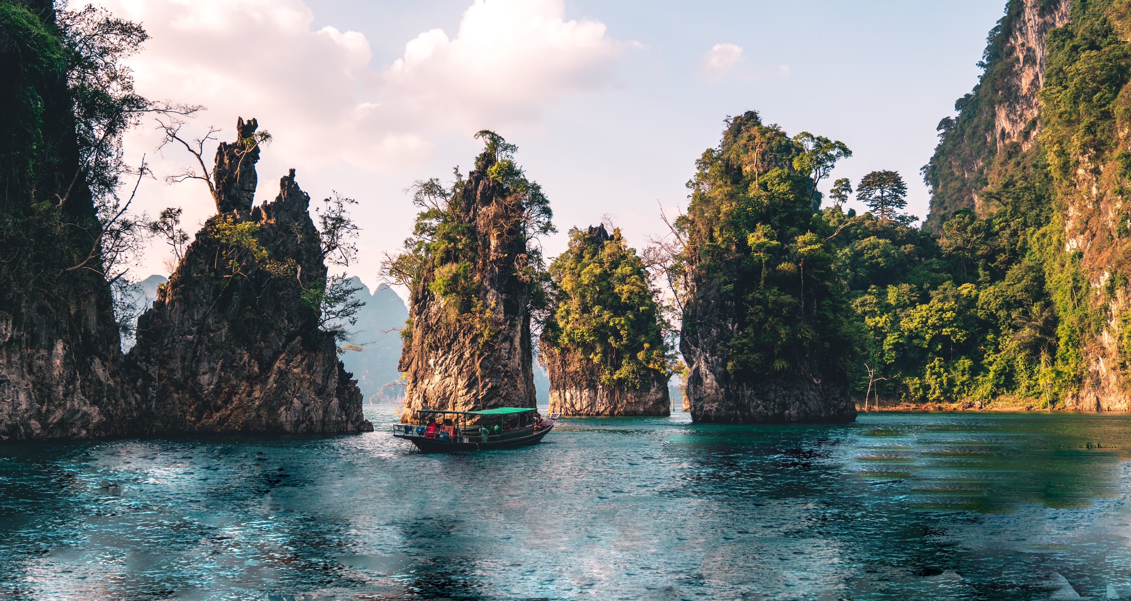 Longtail boat in Cheow Lan Lake